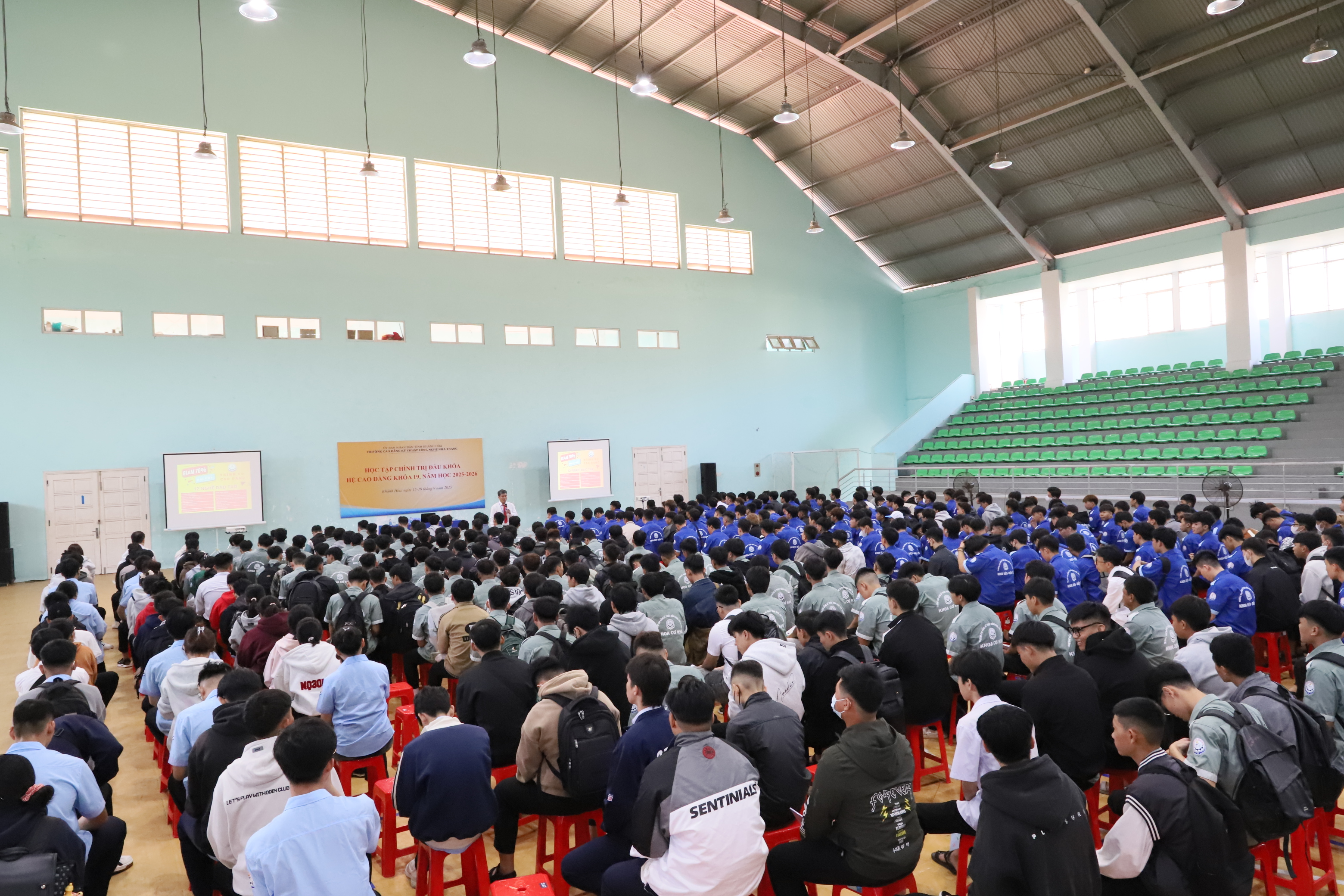 HỌC TẬP CHÍNH TRỊ ĐẦU KHÓA HỆ CAO ĐẲNG KHÓA 19 NĂM HỌC 2025-2026