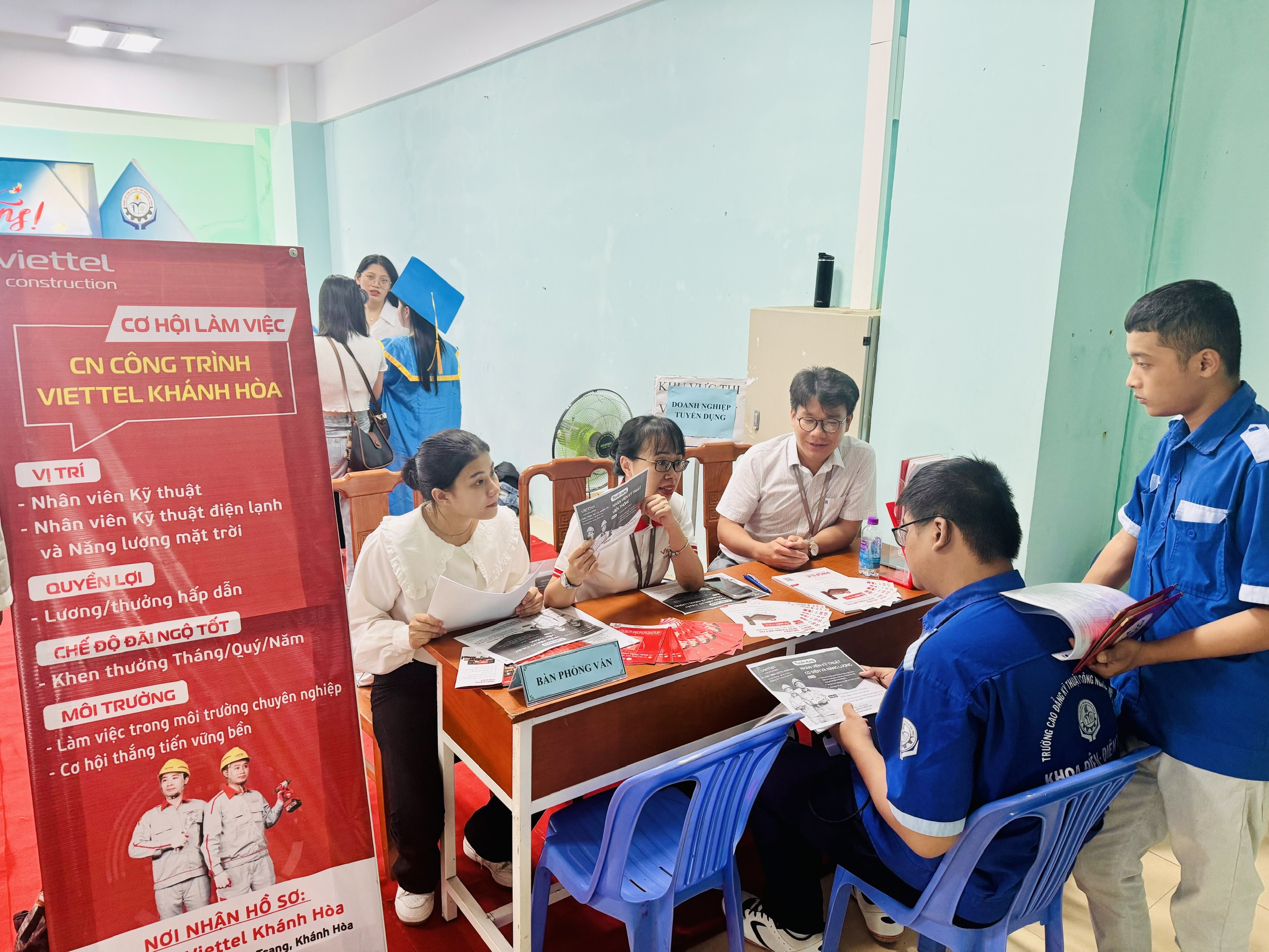 NGÀY HỘI TUYỂN DỤNG - KẾT NỐI VIỆC LÀM CHO SINH VIÊN